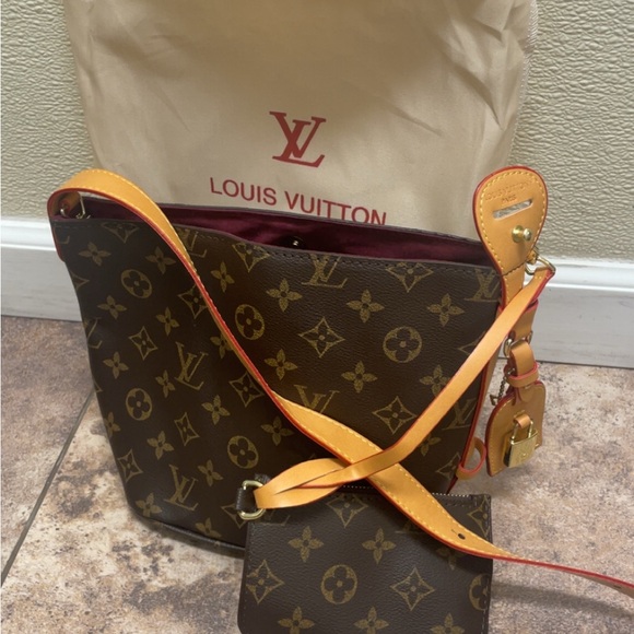 Louis Vuitton All In BB Monogram Handbag - Picture 4 of 6
